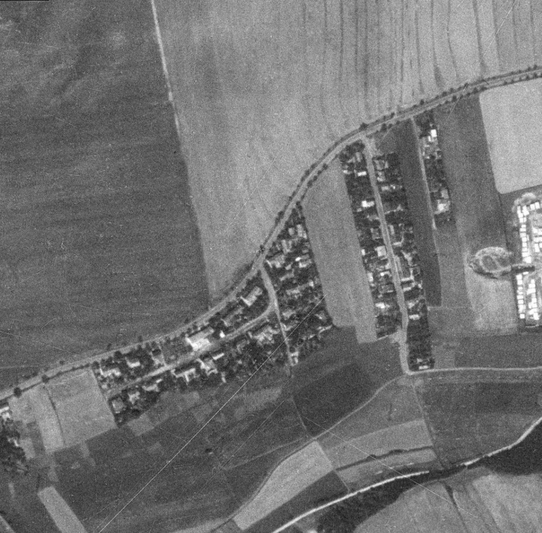 nouzova-kolonie-na-kosiku-letecky-snimek-1953