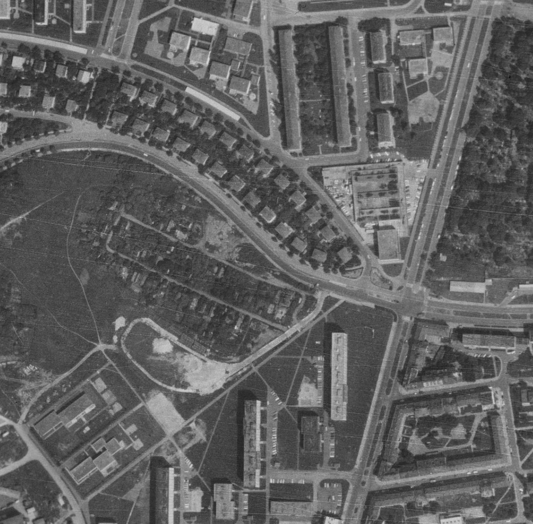 nouzova-kolonie-na-dlouhe-ceste-letecky-snimek-1975