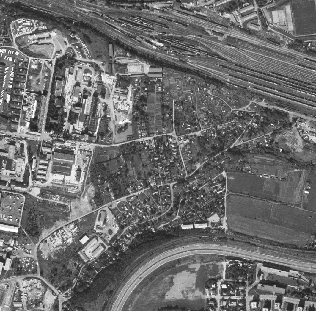 nouzova-kolonie-na-slatinach-letecky-snimek-1988