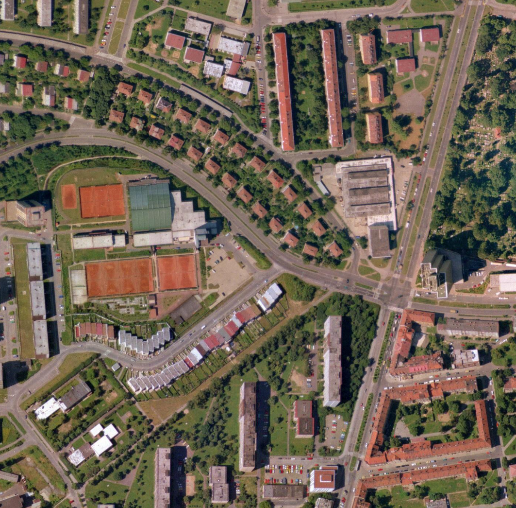nouzova-kolonie-na-dlouhe-ceste-letecky-snimek-1996