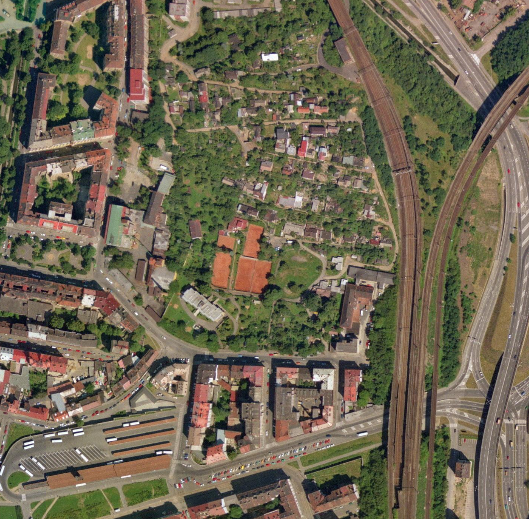nouzova-kolonie-na-kotlasce-letecky-snimek-1996