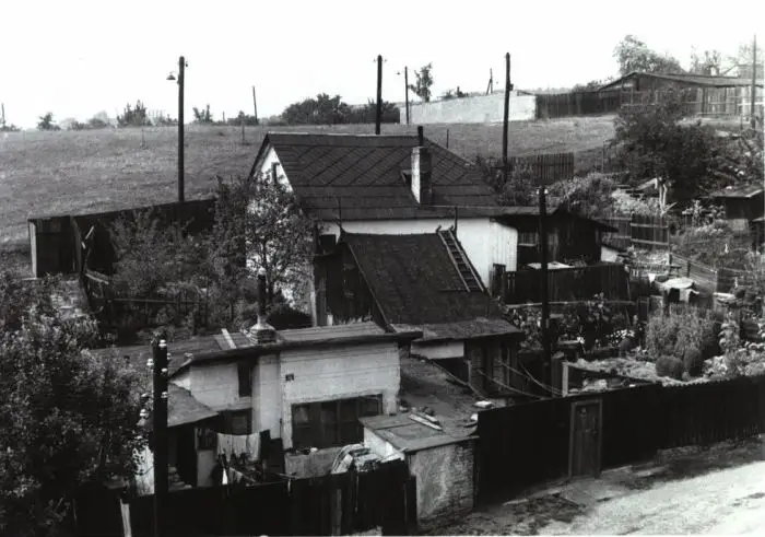 nouzova-kolonie-udoli-desu-domy-1963