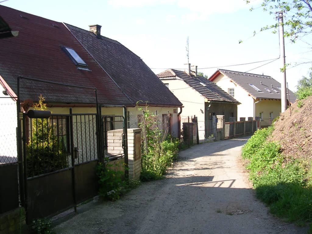nouzova-kolonie-pod-lesikem-domy
