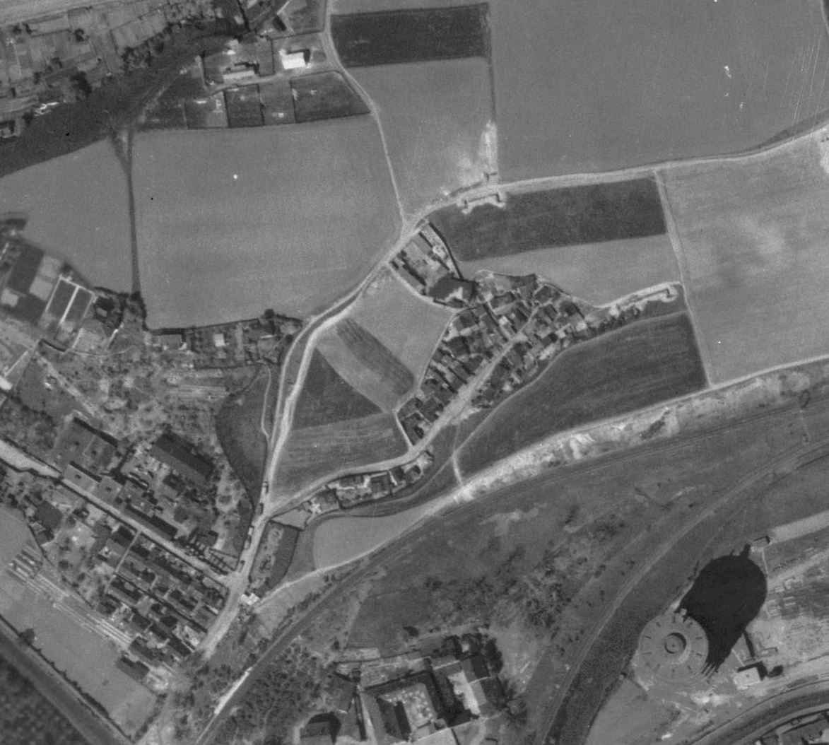 nouzova-kolonie-udoli-desu-letecky-snimek-1945