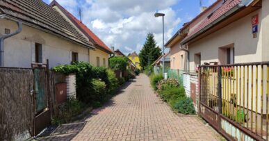 nouzova-kolonie-nouzov-domy