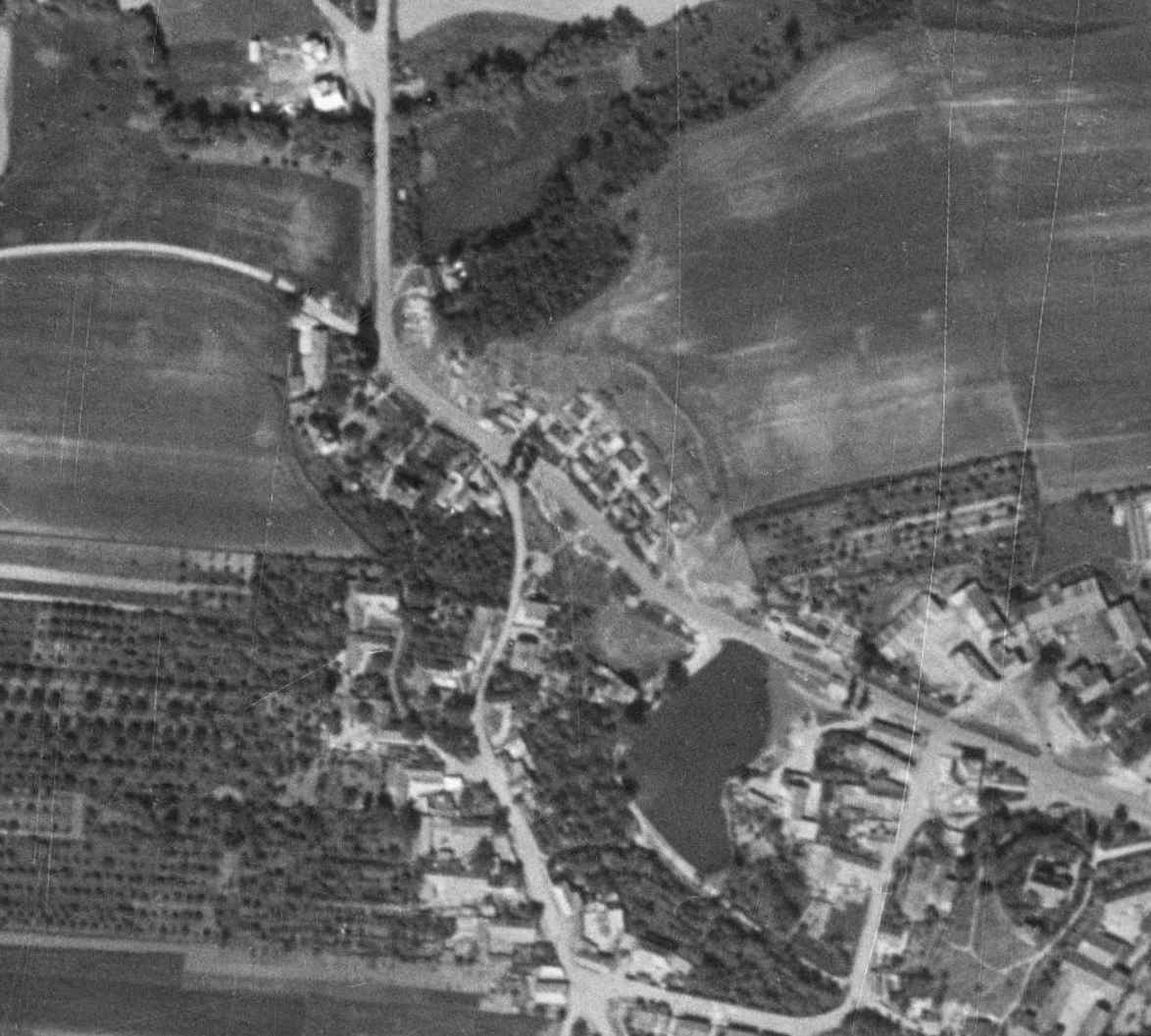 nouzova-kolonie-pod-zameckem-letecky-snimek-1953