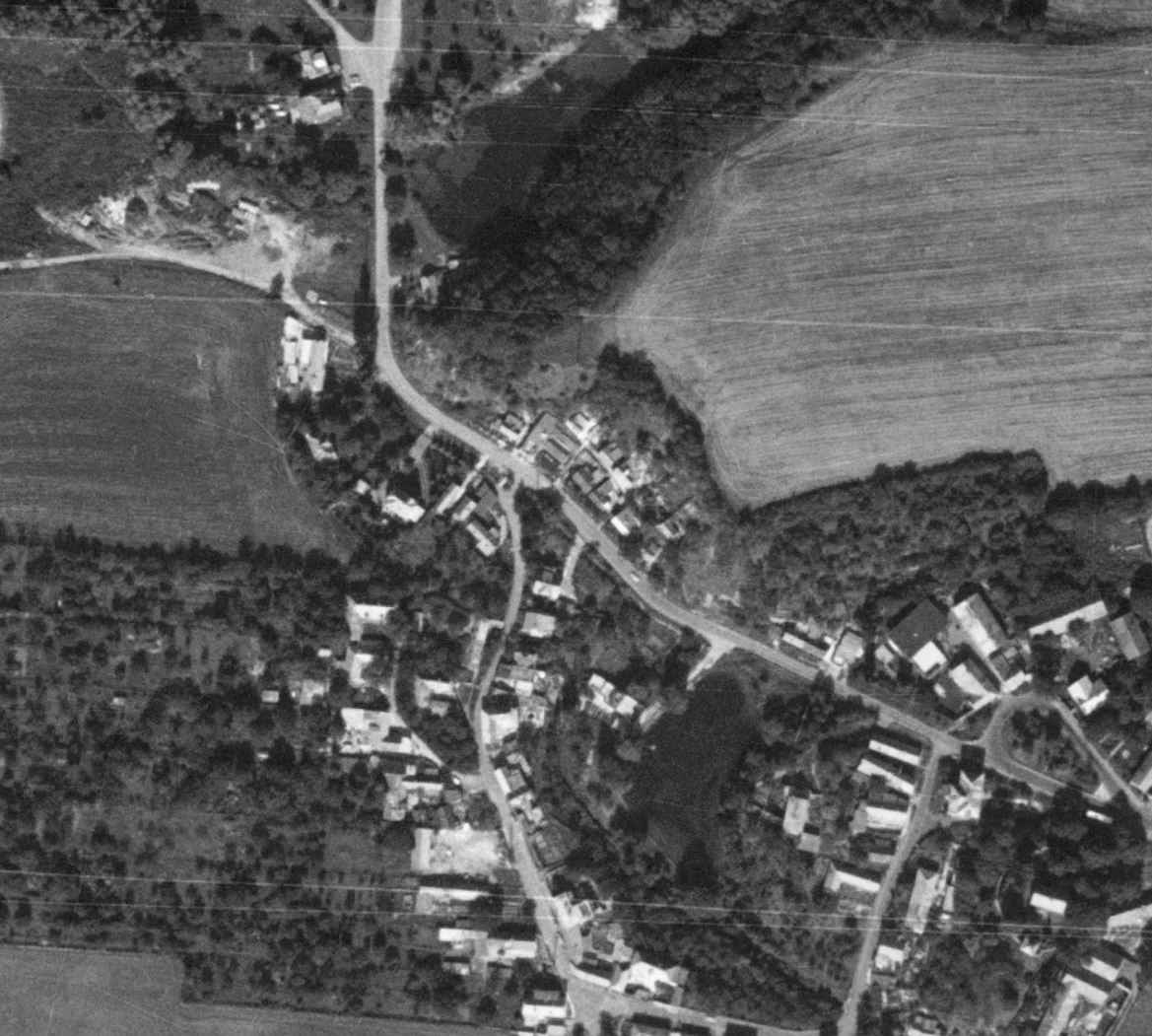 nouzova-kolonie-pod-zameckem-letecky-snimek-1988