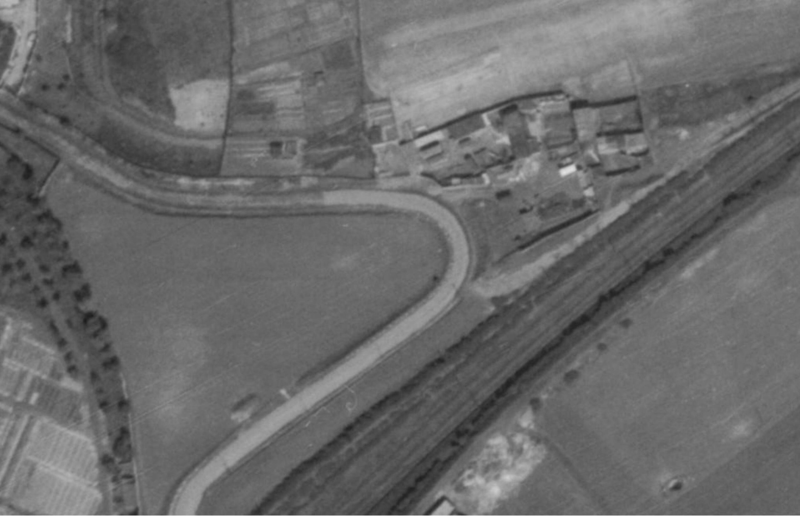 nouzova-kolonie-pod-plynojemem-letecky-snimek-1945