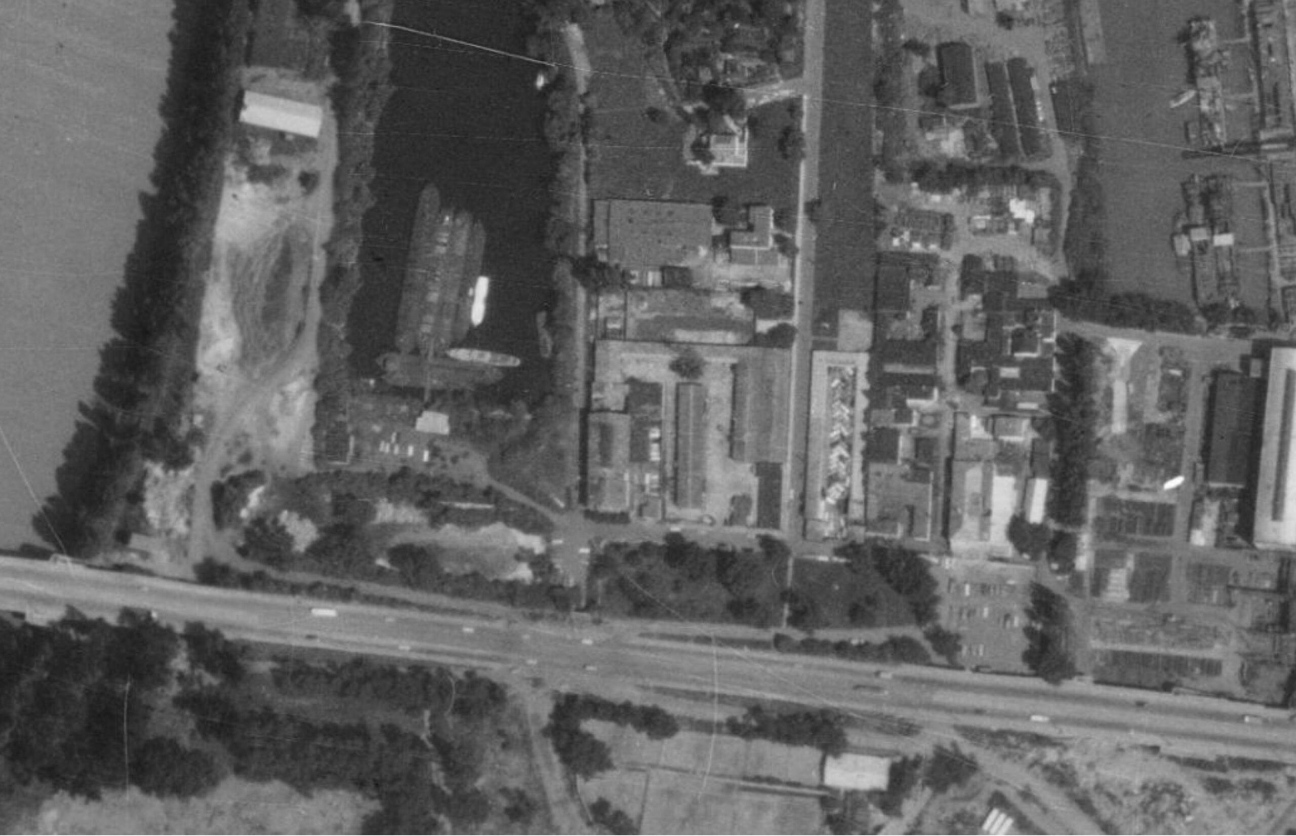 nouzova-kolonie-libensky-ostrov-letecky-snimek-1975