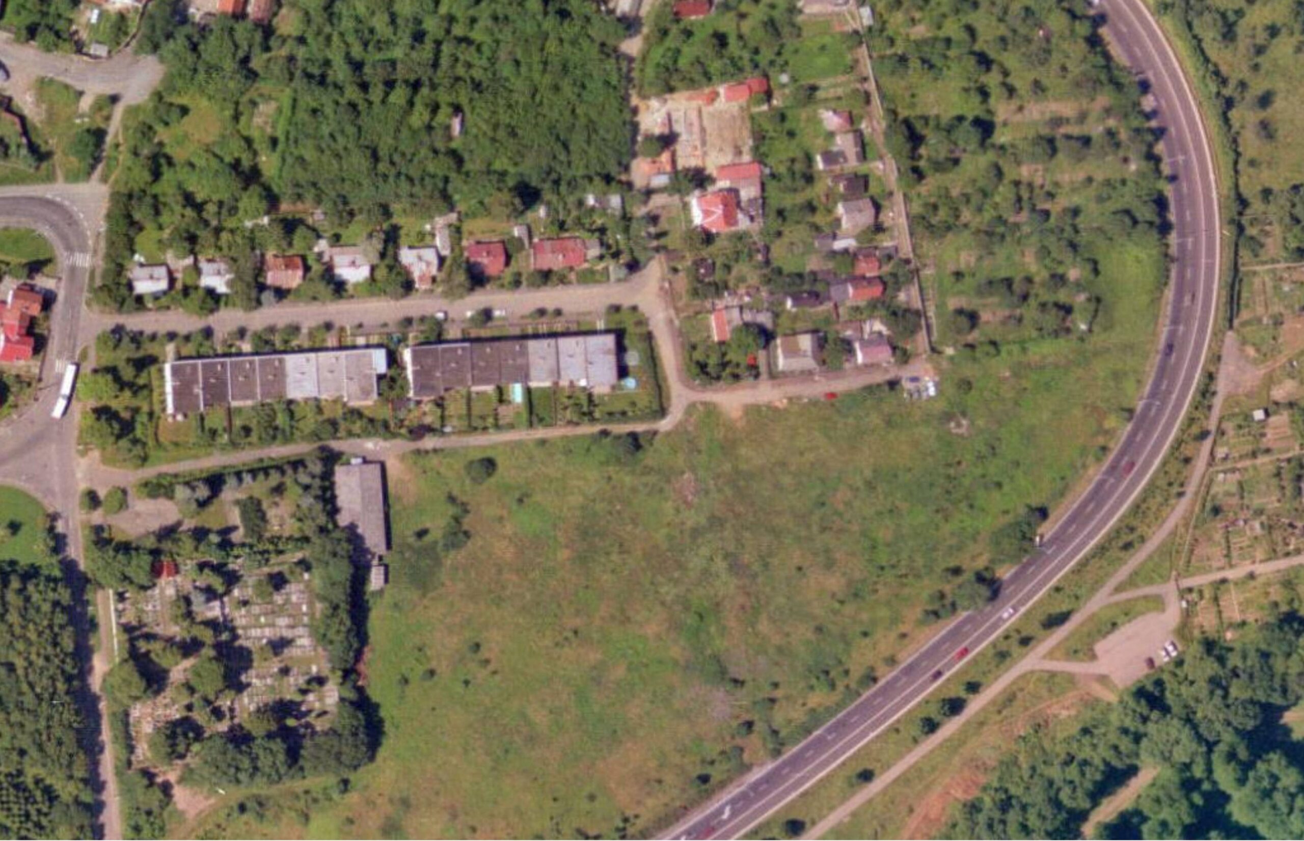 nouzova-kolonie-za-hrbitovem-letecky-snimek-1996